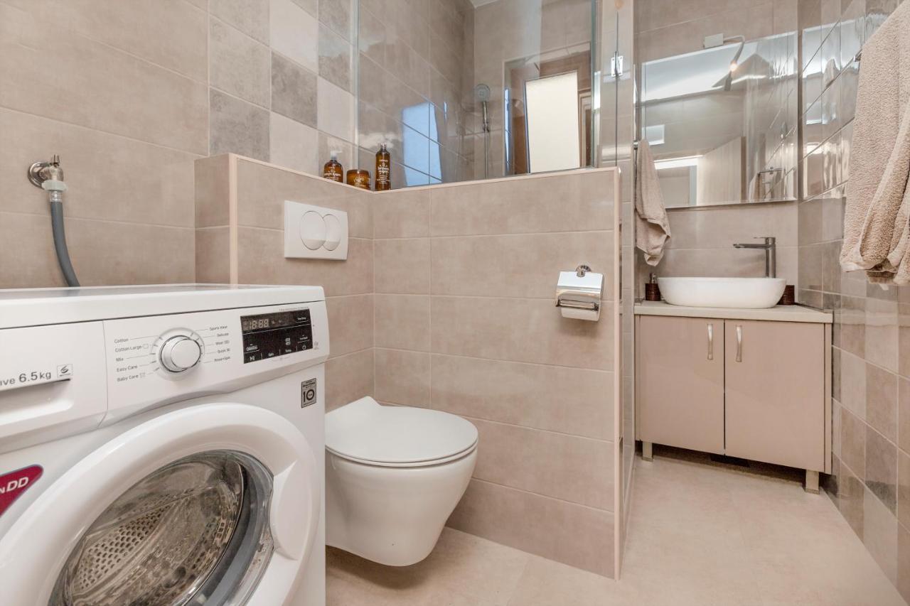 Seafoam Daire Kotor